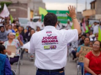 Visita Jorge Miranda a vecinos de El Jaralillo