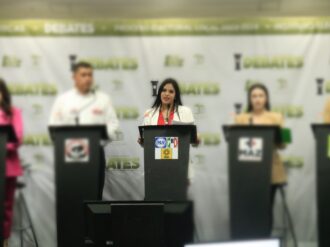 Gana el debate Isadora Santivañez