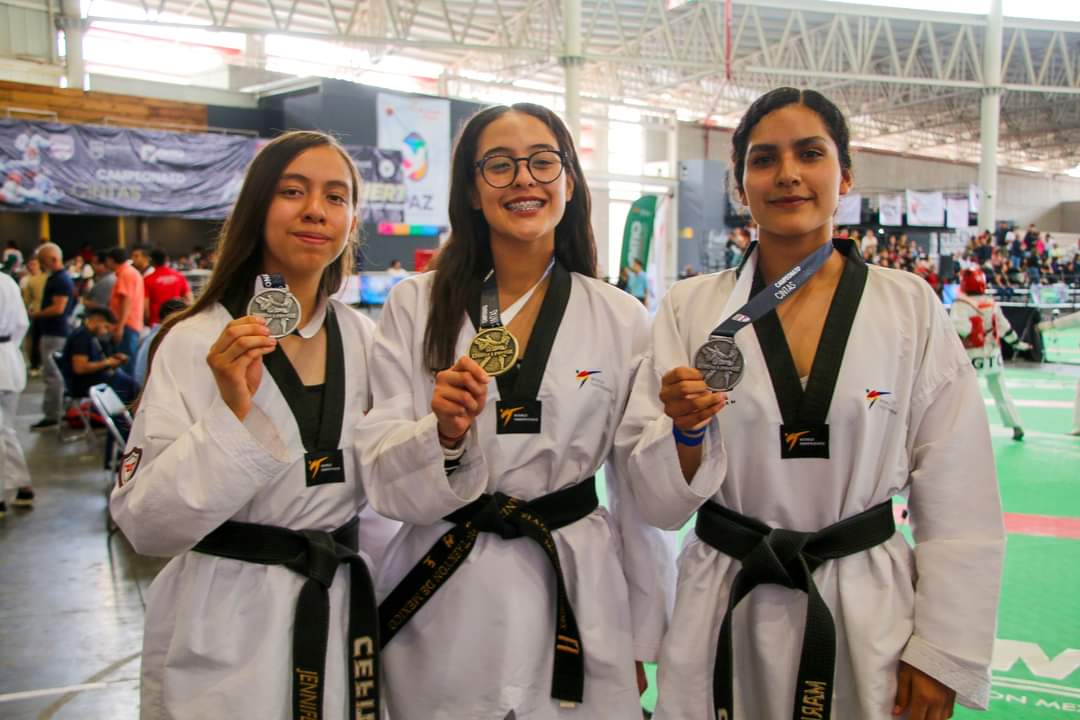 Destacan zacatecanas en el Congreso de taekwondo