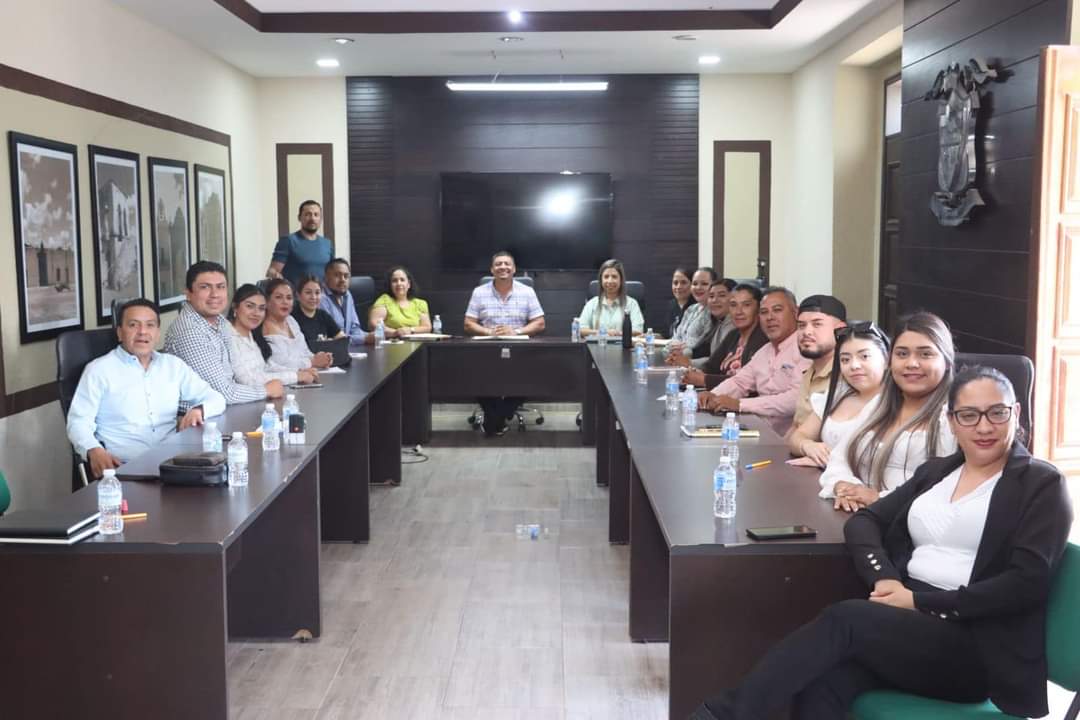 Trabajan en la entrega-recepción en Villa de Cos