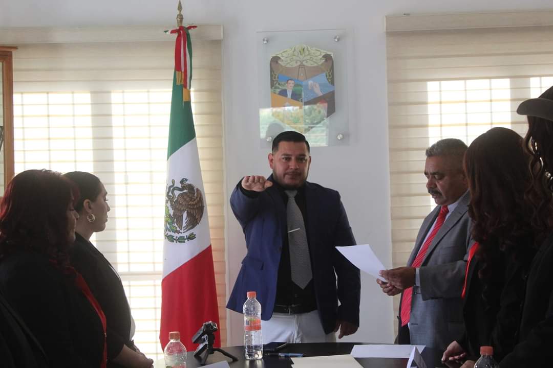 Rinde protesta el secretario del Ayuntamiento de Pánuco
