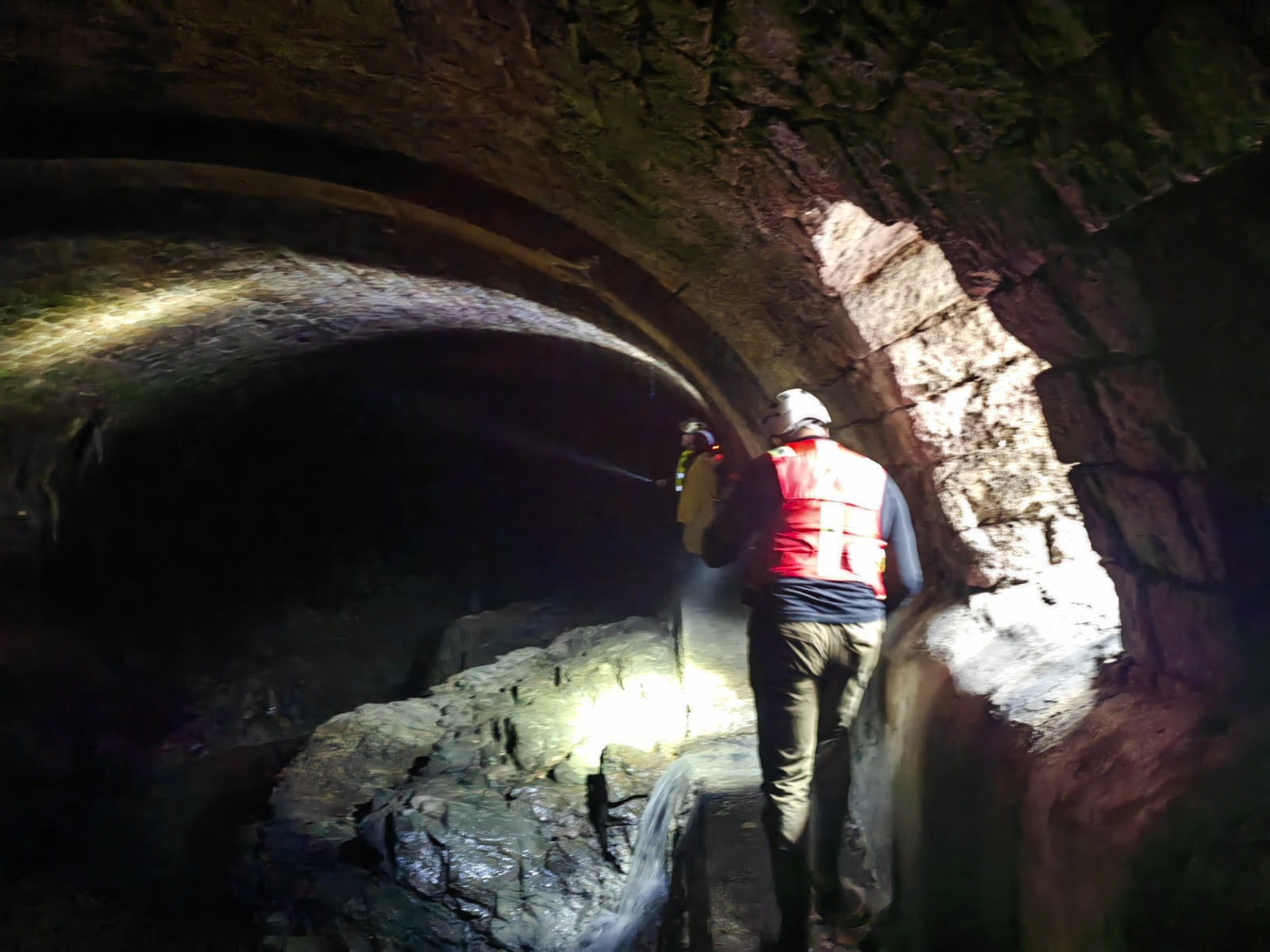 Monitorea ayuntamiento embovedado para evitar accidentes