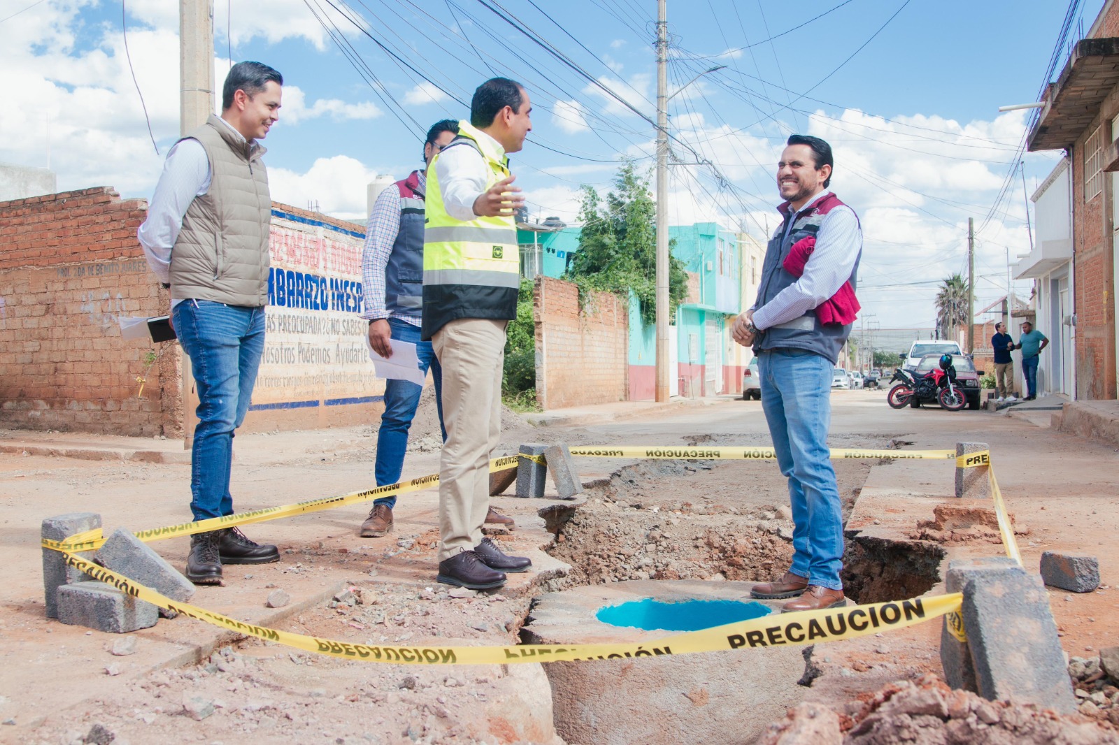 Supervisa alcalde rehabilitación de la red de drenaje de la colonia La Fe