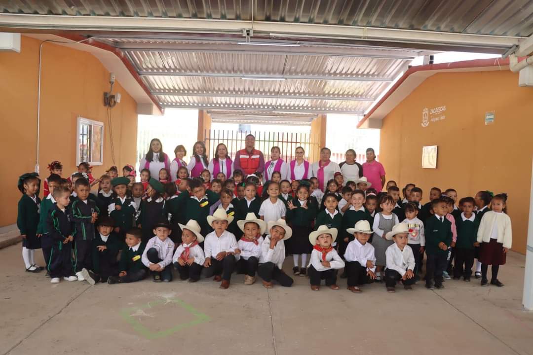 Inauguran domo en jardín de niños de Villa de Cos
