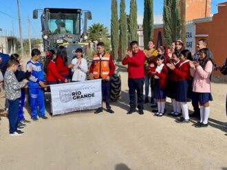 Inicia pavimentación en calles de Río Grande