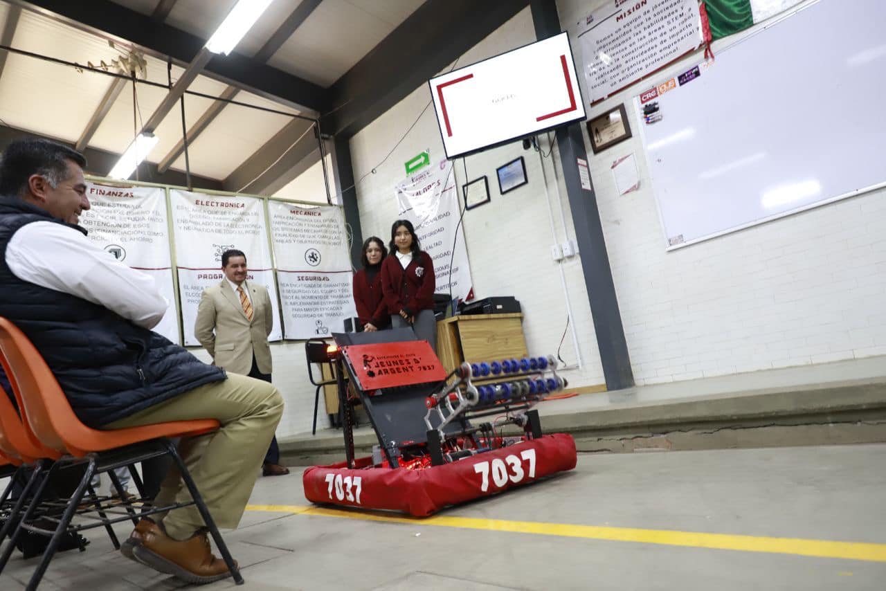 Se compromete Javo Torres con el CBTIS 001
