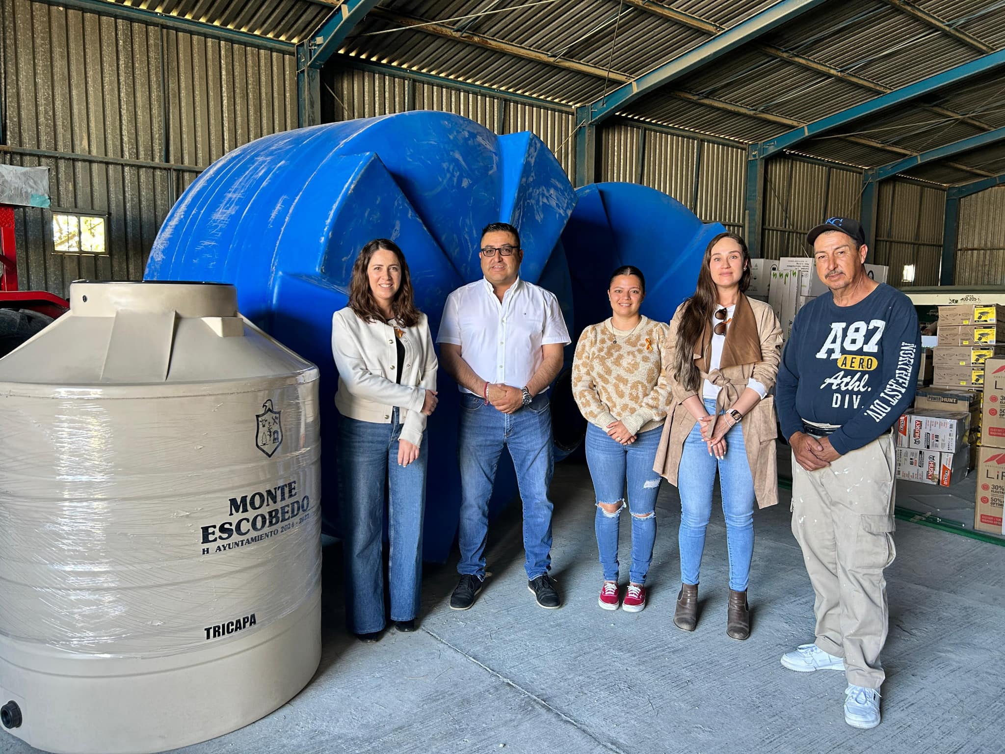 Distribuyen Paquetes de Mejoramiento a la Vivienda en Monte Escobedo