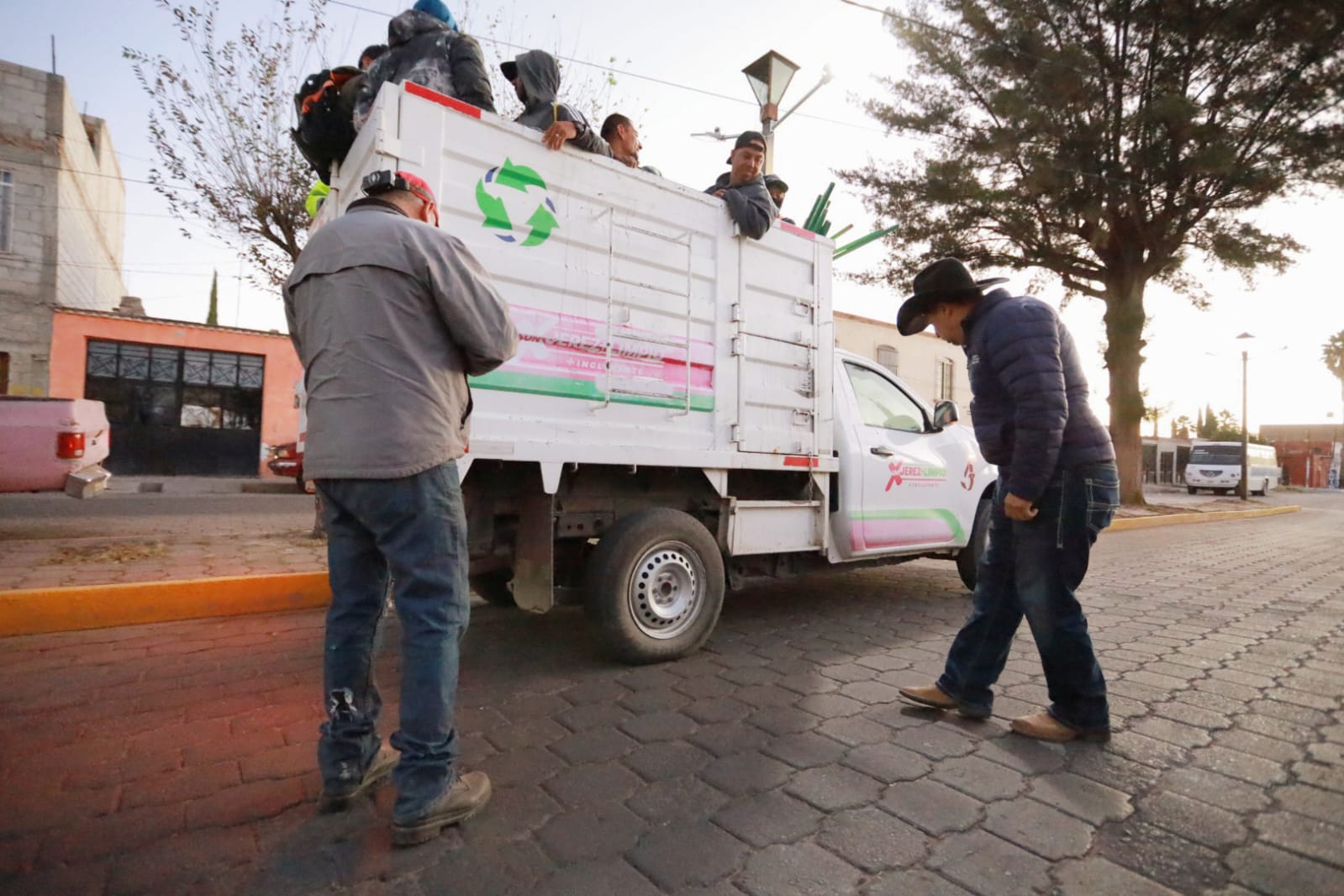 Reconoce Rodrigo Ureño labor de los trabajadores de Limpia