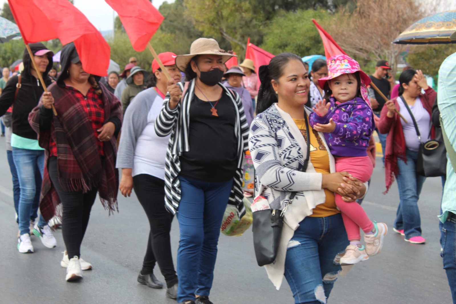 Marchan antorchistas en Fresnillo