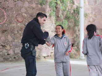Atiende Escuela Segura a alumnos de la escuela Club de Leones