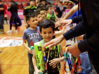 Reconoce Fresnillo a pequeños basquetbolistas