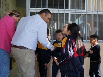 Se compromete Varela con la educación