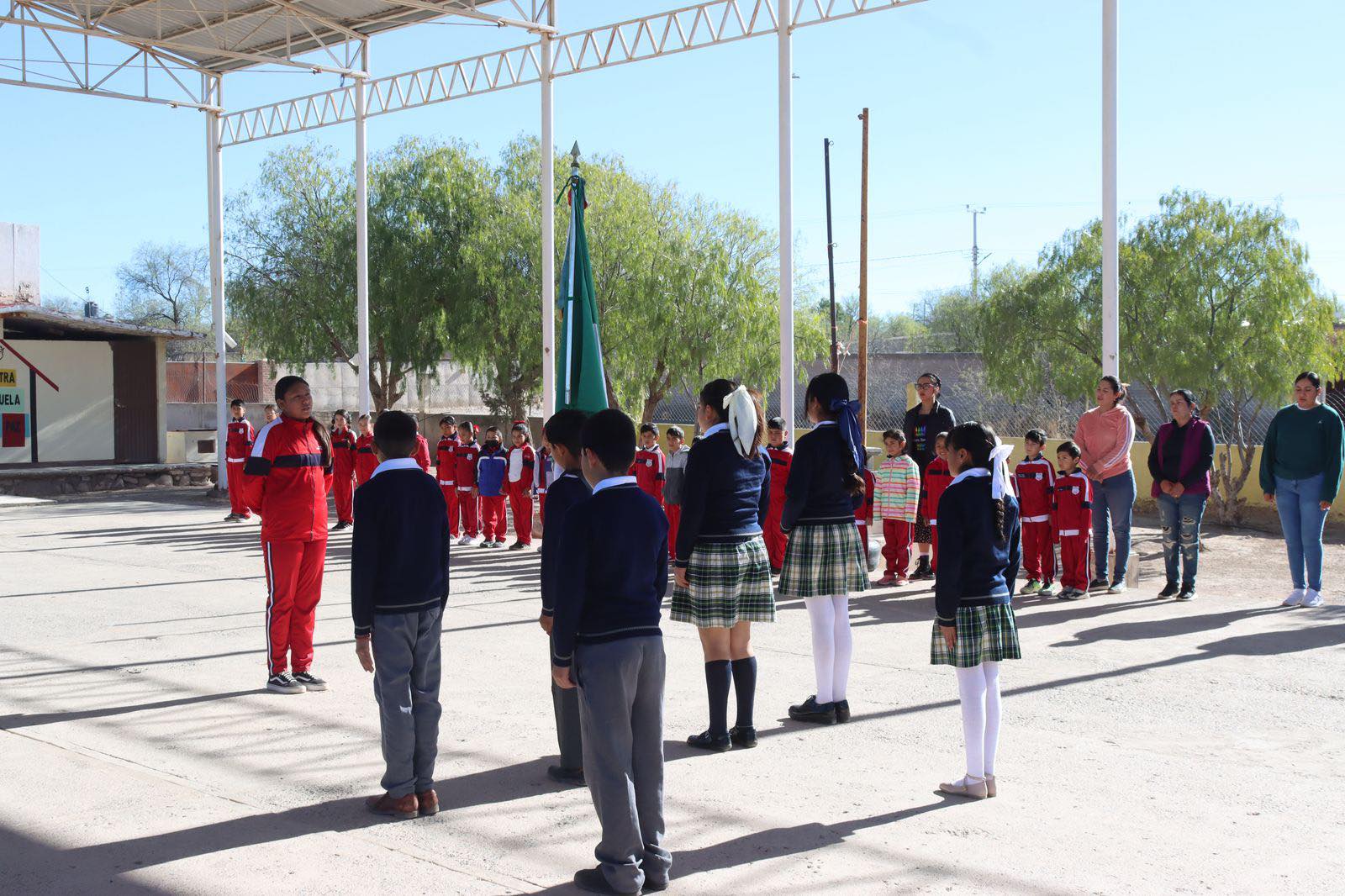 Visita alcalde, escuela de Nueva Pastoría