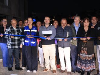 Pavimentan con concreto hidráulico calles de la capital