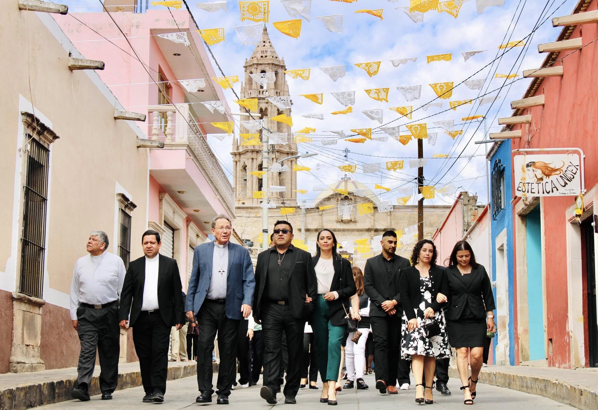 Recibe Monte Escobedo con júbilo al obispo Sigifredo Noriega