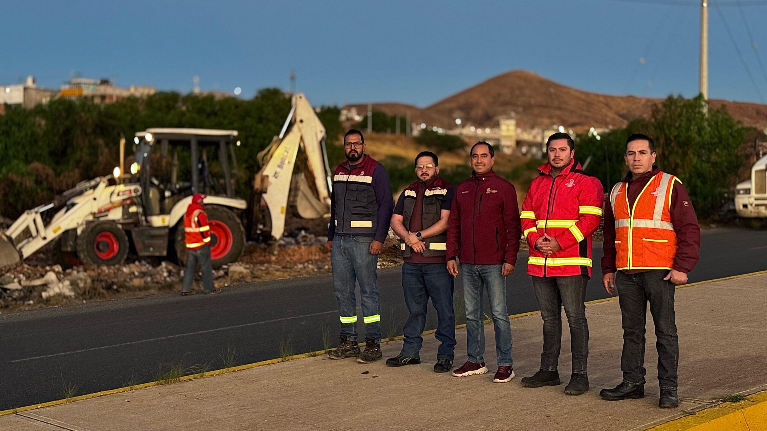 Supervisa Pepe Saldívar jornada de limpieza en Vialidad Siglo XXI