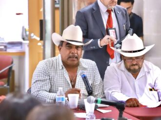 Desairan diputados federales y senadores a campesinos zacatecanos