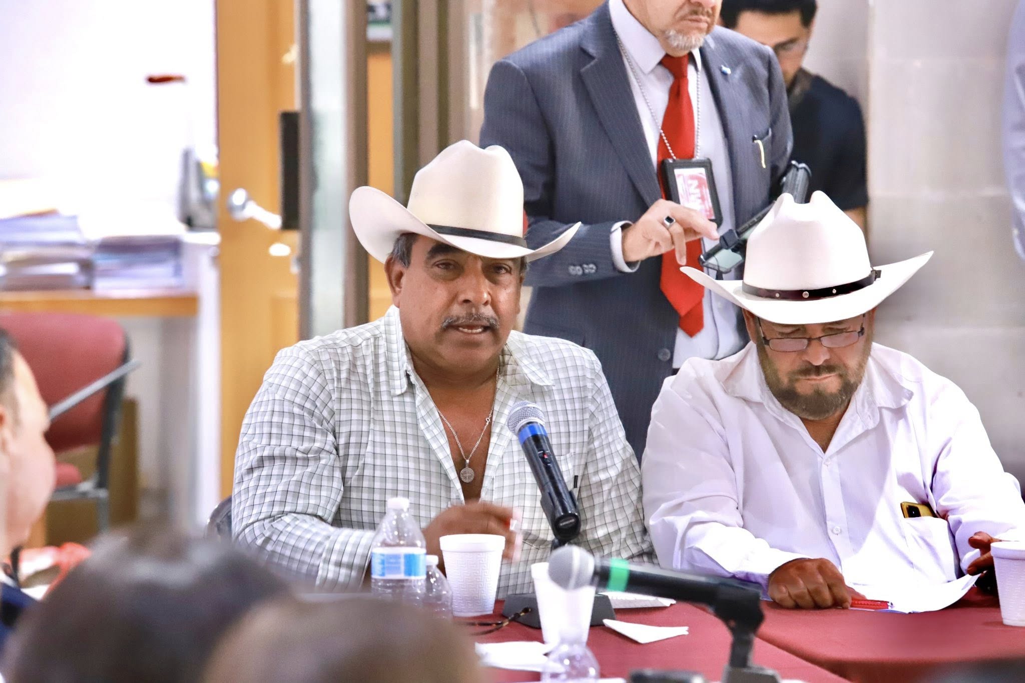 Desairan diputados federales y senadores a campesinos zacatecanos