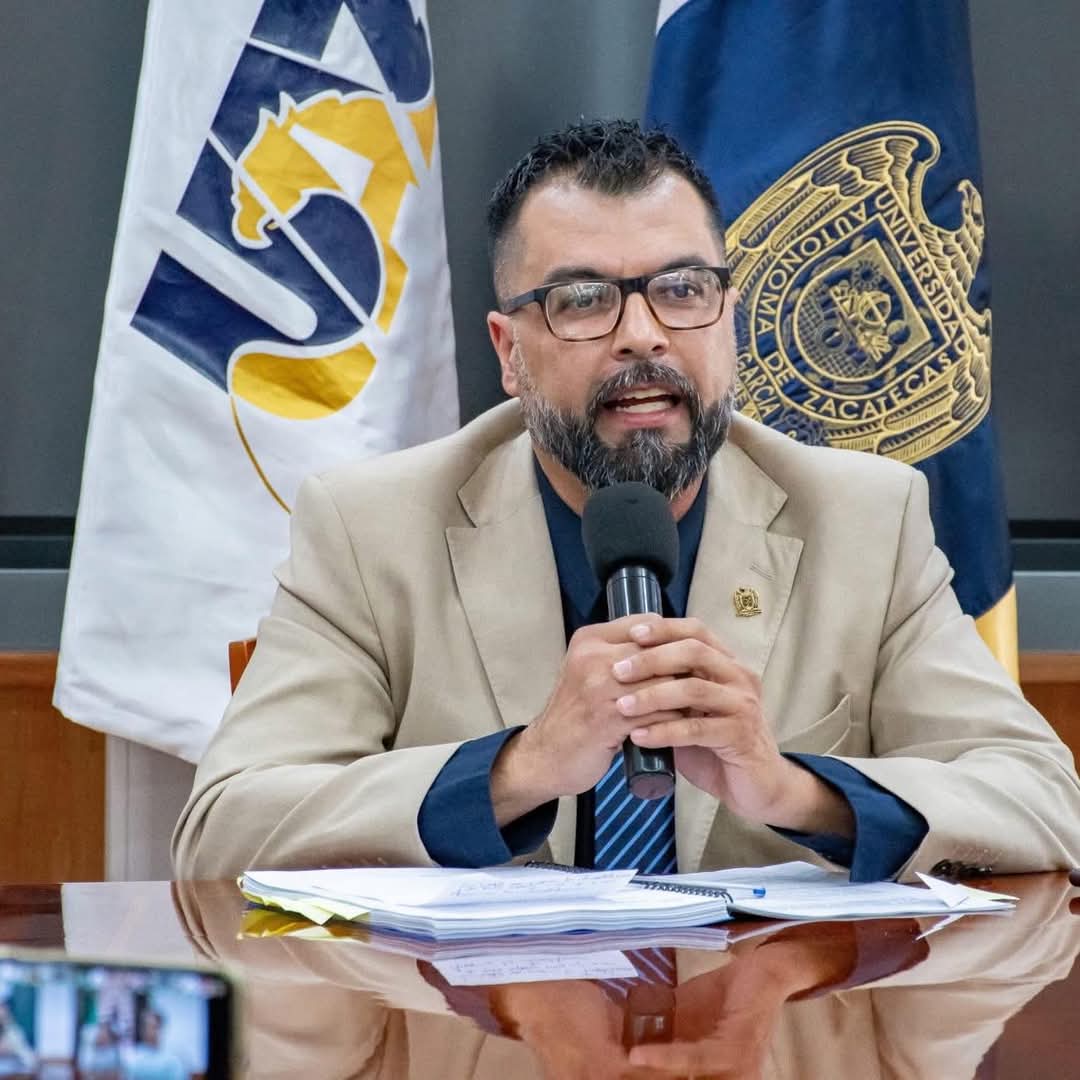 Armando Flores de la Torre, rector interino; acusan ilegalidad  