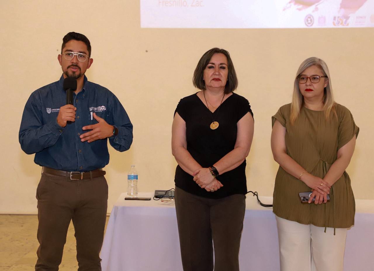 Capacitan a prestadores de servicios fresnillenses