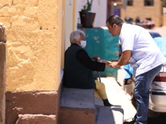 Entregará Miguel Varela más de 15 mil regalos a madrecitas zacatecanas