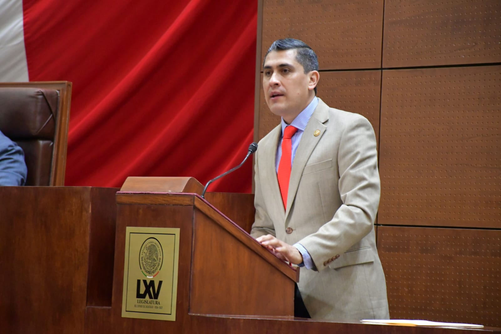 Demandas magisteriales no se deben politizar: Carlos Peña