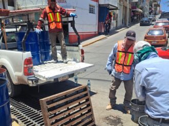 Limpian las alcantarillas de Jalpa