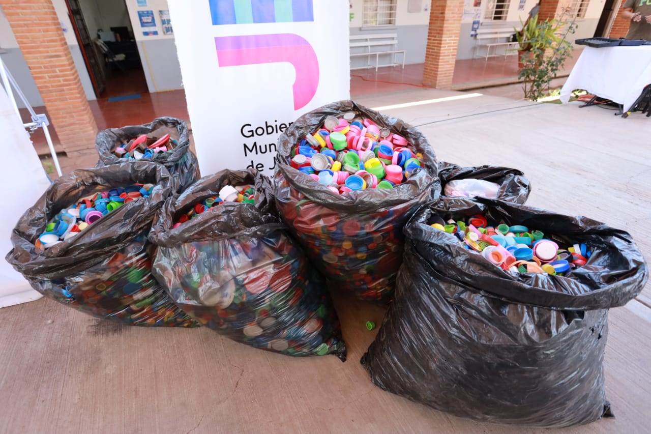 Reúnen más de media tonelada de tapitas en Jerez 