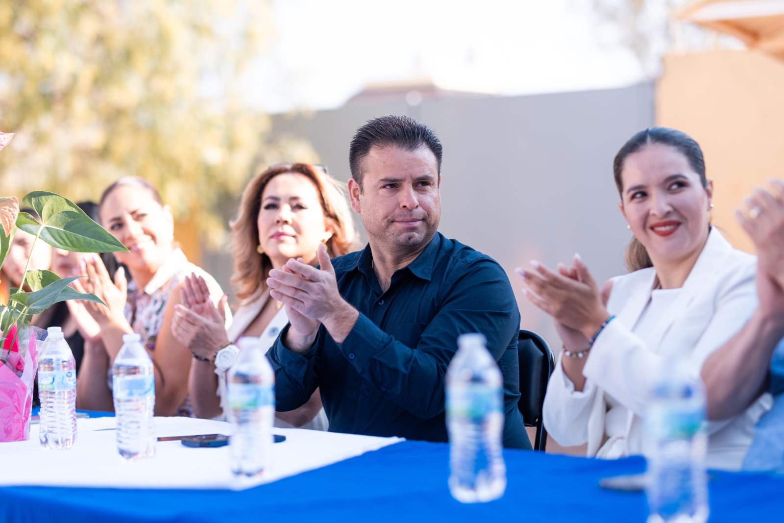 Inicia Miguel Varela la semana con honores a la bandera 