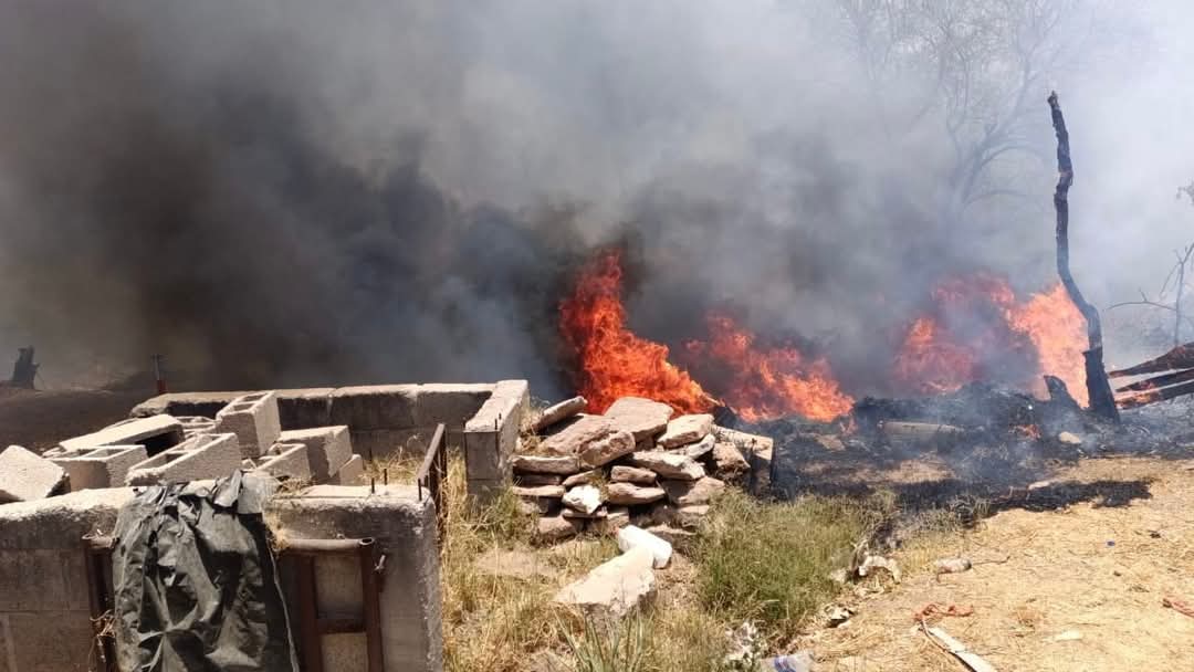 Sofocan incendio en La Luz