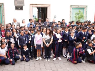 Participan niños en el Maratón de Lectura por la Paz