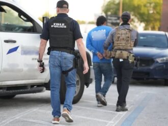 Suma Trump mil 154 mexicanos detenidos