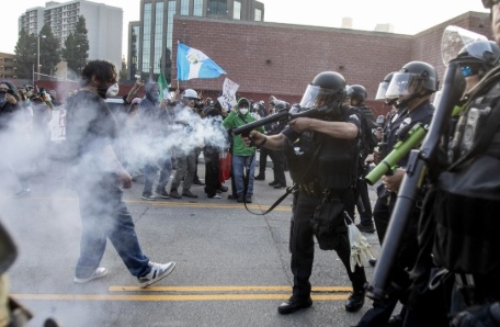 Se suman más ciudades a las protestas contra redadas