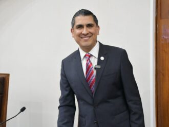 Presenta Carlos Peña iniciativa de ley para regular campañas electorales municipales