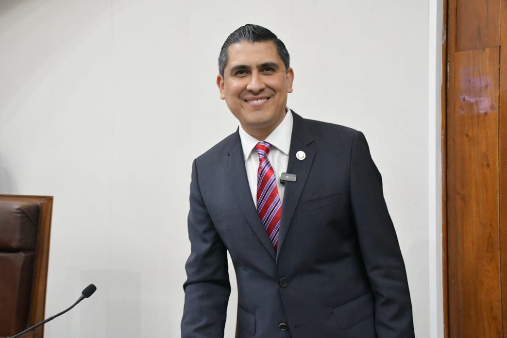 Presenta Carlos Peña iniciativa de ley para regular campañas electorales municipales