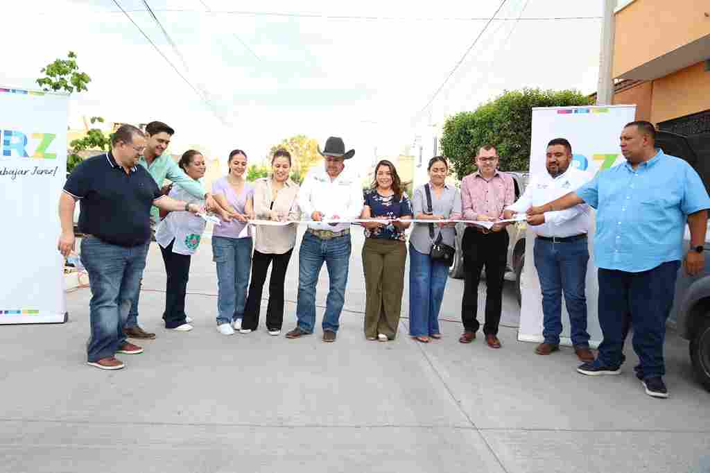 Entrega Ureño obras en dos colonias de Jerez