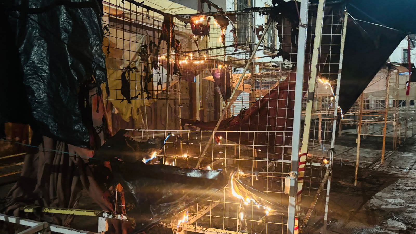Un cortocircuito causa un incendio en el tianguis 