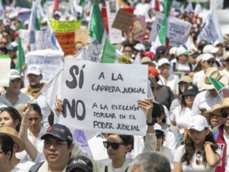 Marchan contra elección del Poder Judicial 
