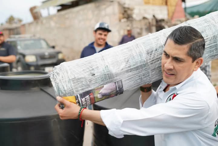 Entrega el PRI apoyos en Joaquín Amaro