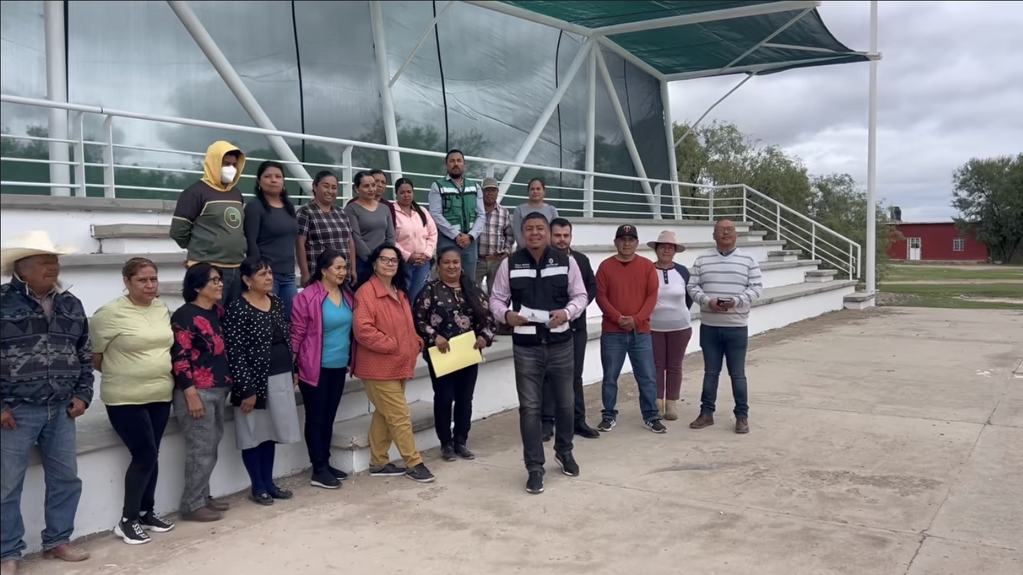 Rehabilitan unidad deportiva de Sierra Hermosa