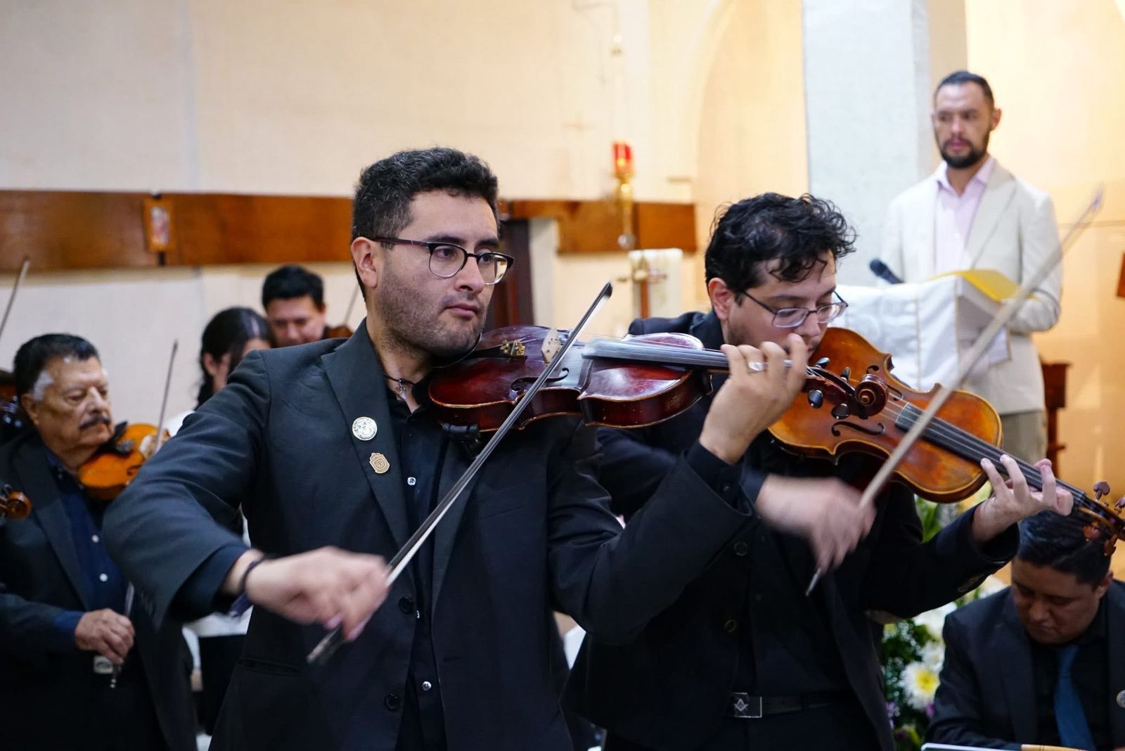 Brilla la orquesta típica en Calera