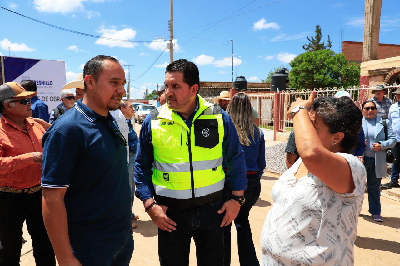Lleva Javo Torres obras a diferentes comunidades 