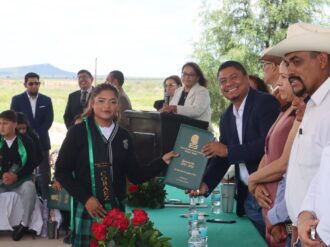 Egresan 83 estudiantes de secundaria de Bañón