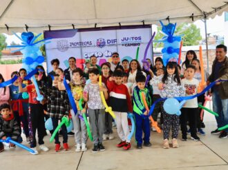 Inaugura Karla Estrada Curso de Verano 2025