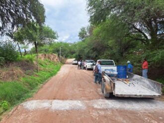 Dan mantenimiento en Jalpa a caminos rurales