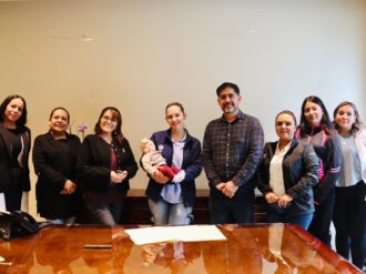 Firma Ayuntamiento de Zacatecas carta de intención con la Clínica de Ojos