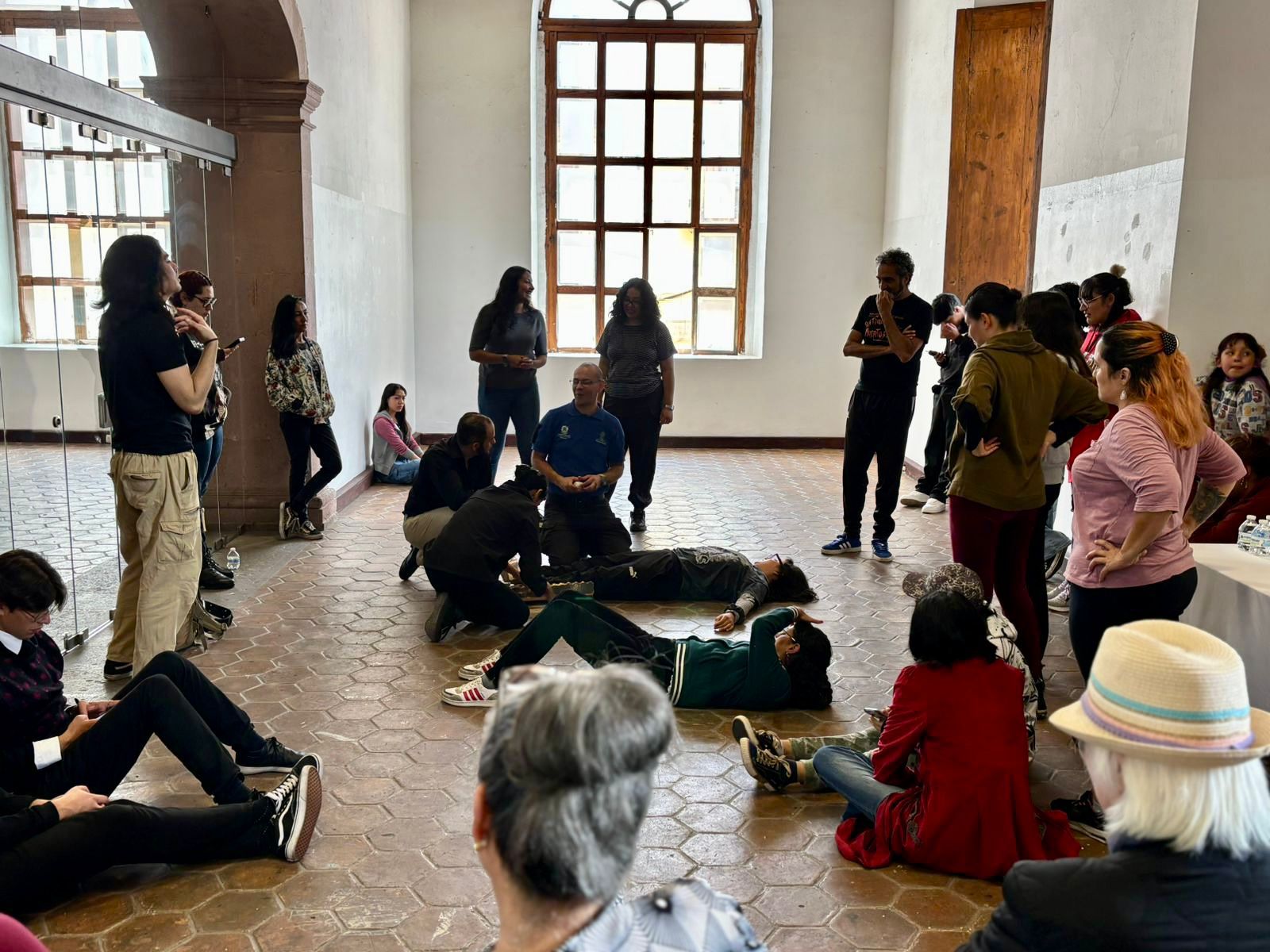 Imparten capacitación sobre primeros auxilios 