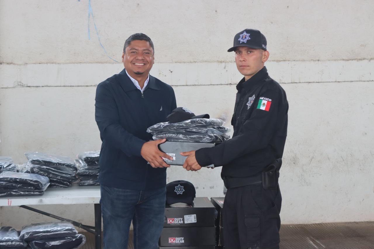 Equipa Pier Michel Ríos Ruiz a la Policía Municipal 