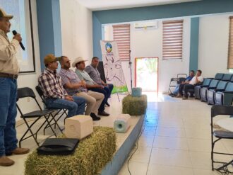 Capacitan a productores de ganado en Río Grande