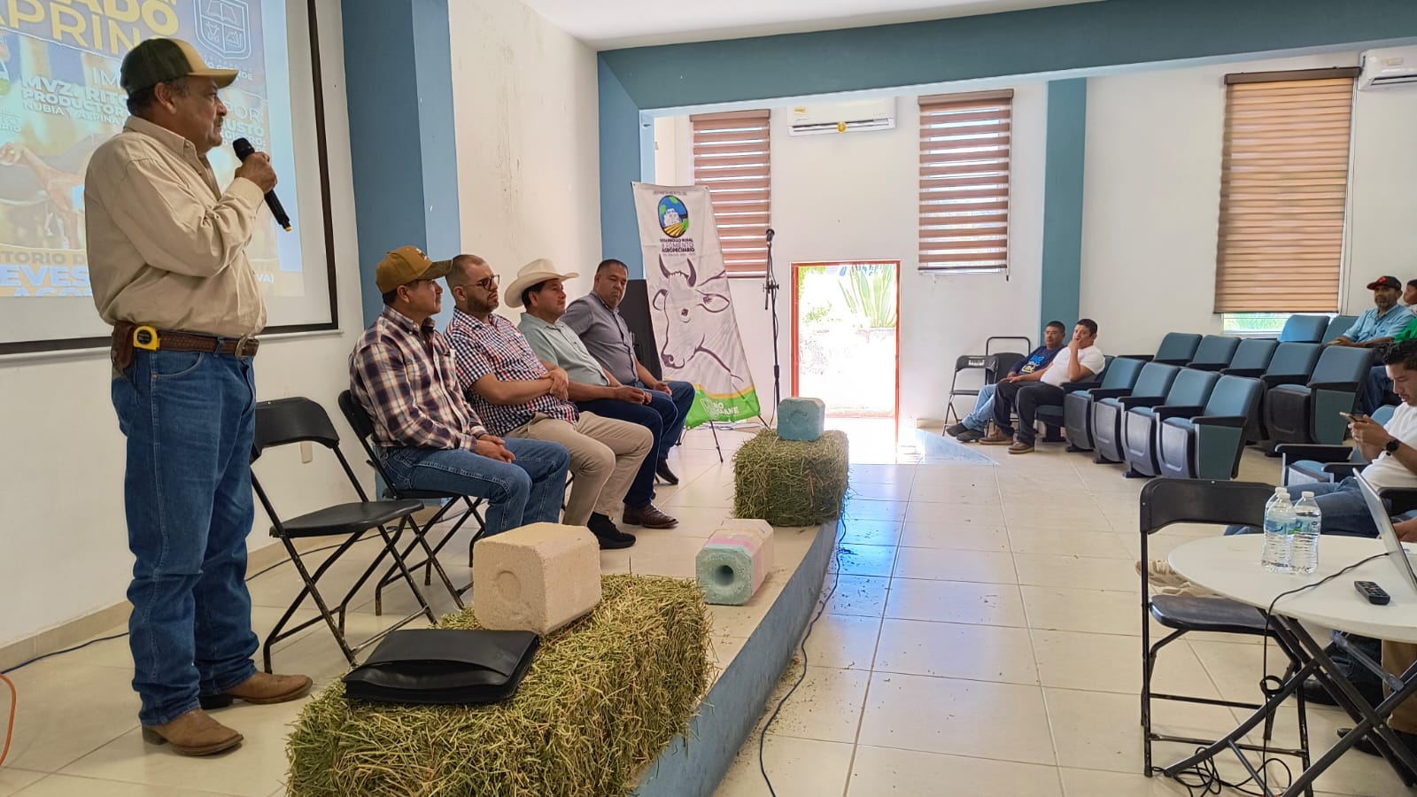 Capacitan a productores de ganado en Río Grande 